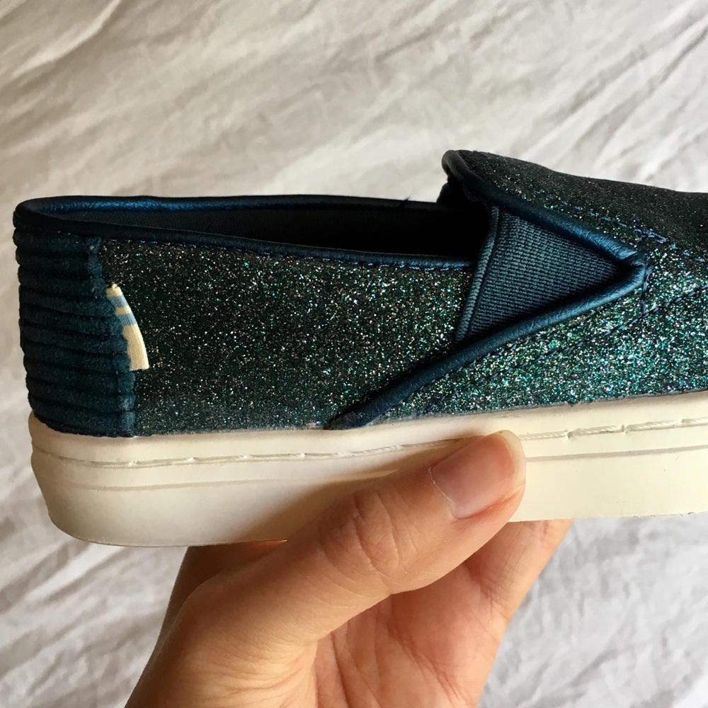 Toms Girls Iridescent Glimmer Luca Slip-On - Picture 4 of 7
